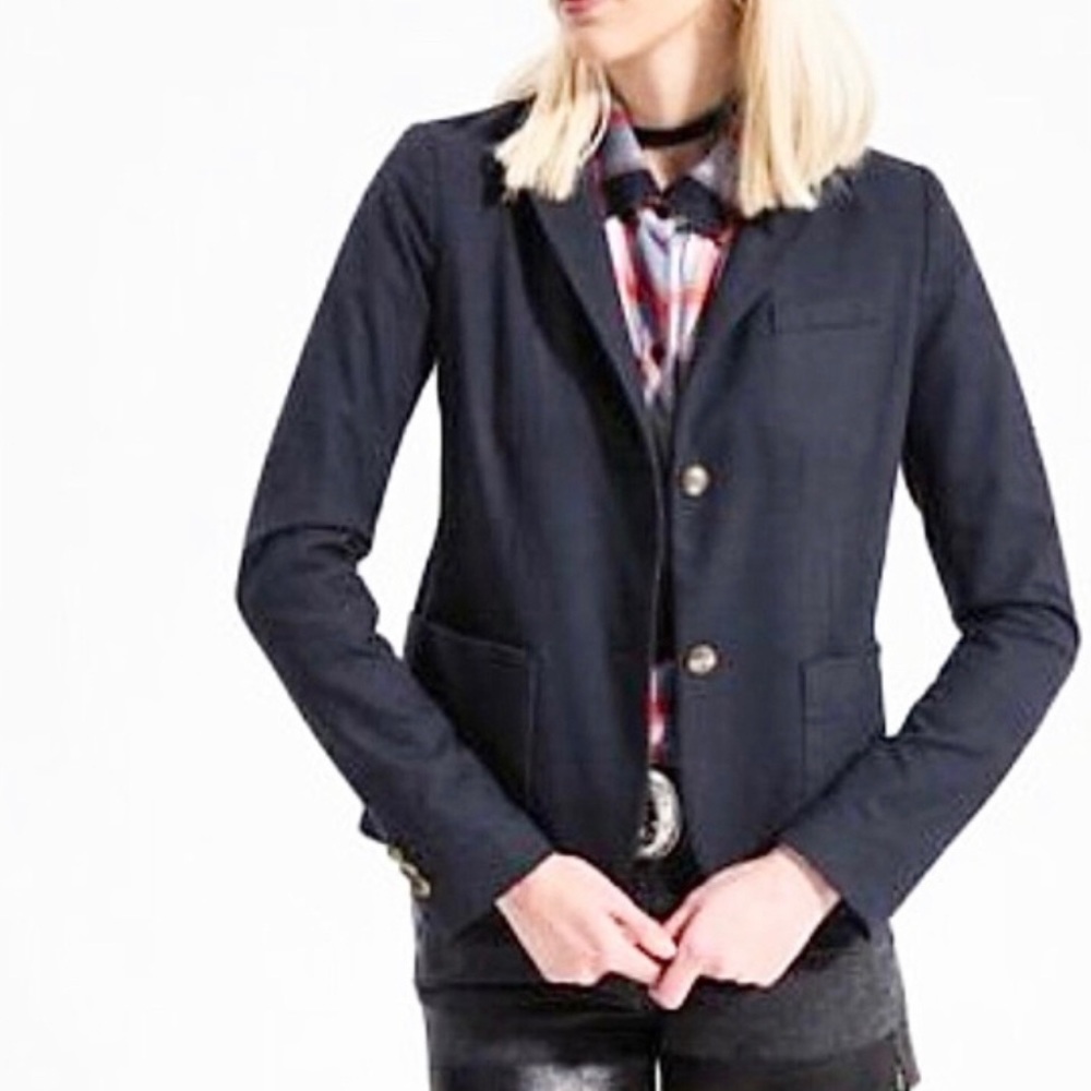 The GAP academy blazer in navy blue.